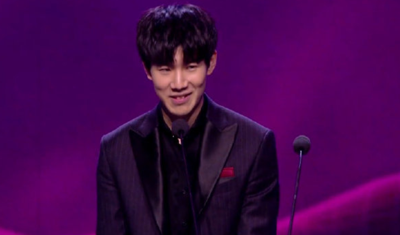 WBG晒选手返图：Xiaohu与队友相视一笑 Tarzan看上去很有精神